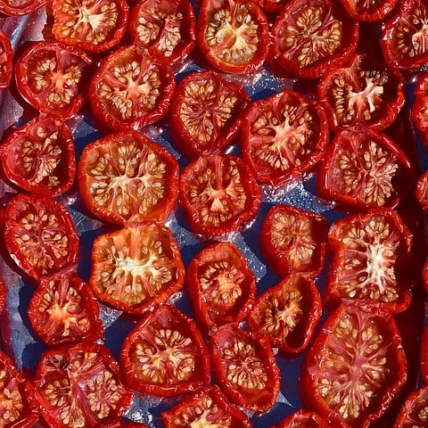 Comment faire la tomate sèche à la maison: méthode traditionnelle